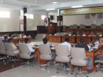 suasana-pertemuan-antara-komisi-a-dprk-aceh-tengah-dengan-pt-pln-persero-upk_20160405_124000.jpg