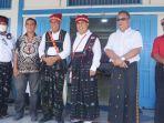 tampil-gagah-berpakaian-adat-bupati-ngada-tamu-kehormatan-di-uniflor-ende.jpg
