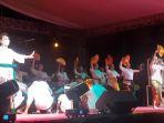 tarian-kecak-bali-yang-dipersembahkan-dari-kontingen-bali-pada-expo-nusantara.jpg