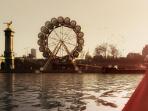 terganjal-izin-bangun-kerinduan-pelancong-nikmati-london-eye-dipending_20151104_110248.jpg
