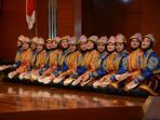 tim-misi-budaya-al-izhar-pondok-labu-jakarta-mempromosikan-lima-tarian-tradisional-indonesia_20180625_150831.jpg