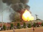 video-detik-detik-gudang-senjata-mako-brimo-polda-jateng-terbakar-ledakan-terdengar-hingga-5-km.jpg