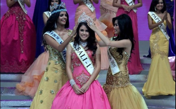 Golf Bawa Ines Jadi Miss Indonesia 2012 - Miss_01.jpg