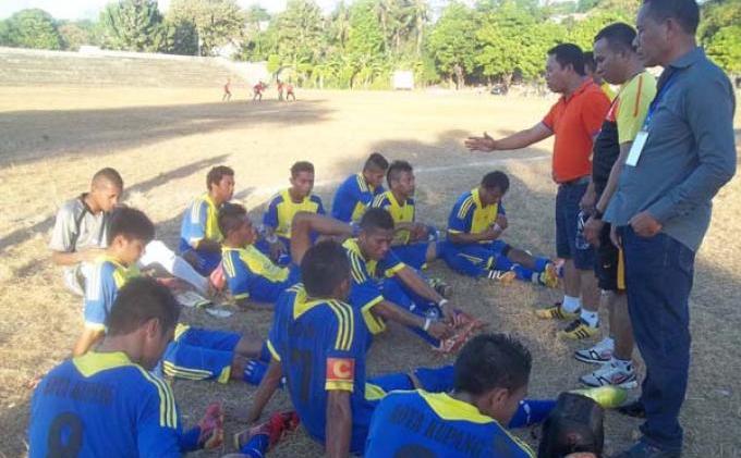 Kain Bunuh Habel di Stadion Merdeka Kupang - 1906_gub_2014_5.jpg