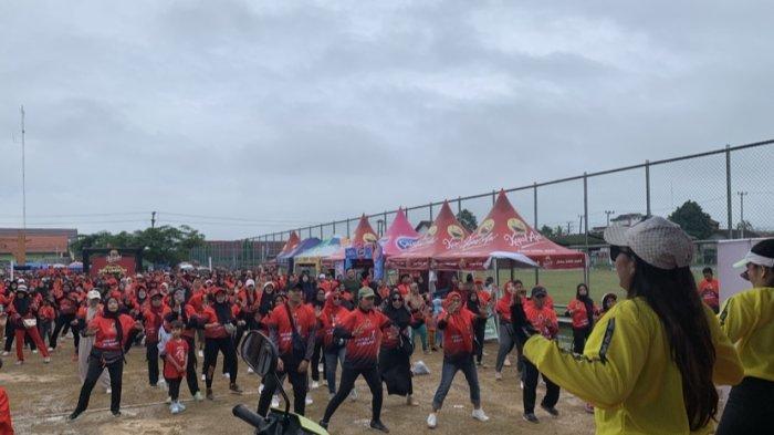 Ribuan Peserta Meriahkan Acara Gerak Semangat Kapal Api-Tribun Lampung di Pringsewu