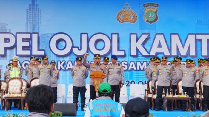 Kapolri Ajak Bersinergi Jaga Kamtibmas Saat Hadiri Apel Ojol Kamtibmas