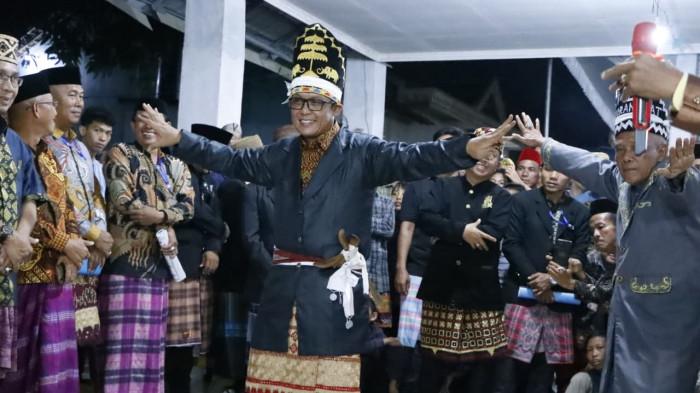 Bupati Ardito Hadiri Pengambilan Gelar Adat Anak Tuha Lampung Tengah