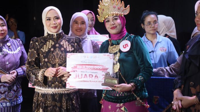 Tubaba Sabet Juara II Festival Bebay Betabuh 2025 di Bandar Lampung