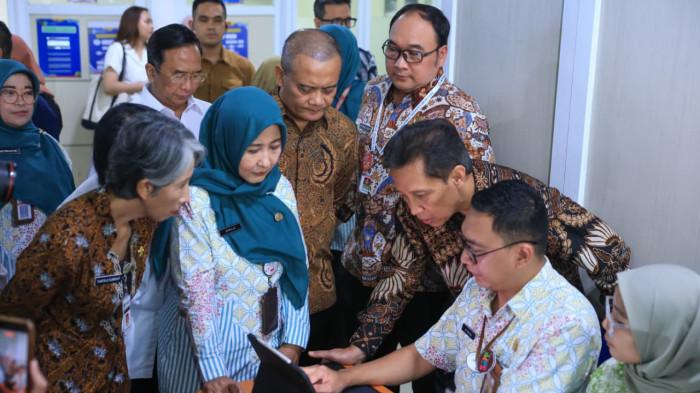 Belum setahun kepemimpinan Ahmad Luthfi–Taj Yasin, program Speling