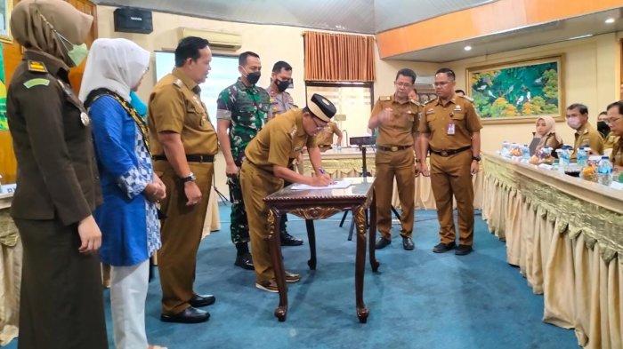 Rembuk Percepatan Penurunan Stunting, Pemkab Lampung Timur Tandatangani Komitmen Bersama - Bup-Lamtim.jpg