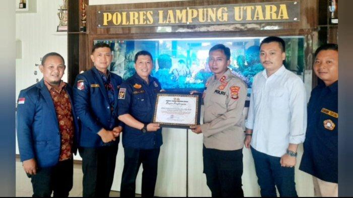 Polres Lampung Utara Polda Lampung Dapat Penghargaan dari Bupati setelah Ungkap Pencurian Ternak