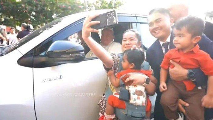 Detik-detik-Paus-Fransiskus-Berkati-Bocah-di-Jakarta.jpg