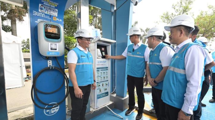 Dirut PLN Cek SPKLU di Merak
