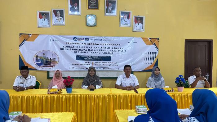 EDUKASI SOAL KOSMETIK - Tim PKM Jurusan Farmasi 321