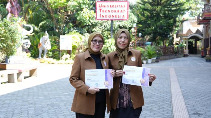 Mahasiswa S2 Bahasa Inggris Teknokrat Harumkan Nama Kampus Lewat Penghargaan Best Presenter