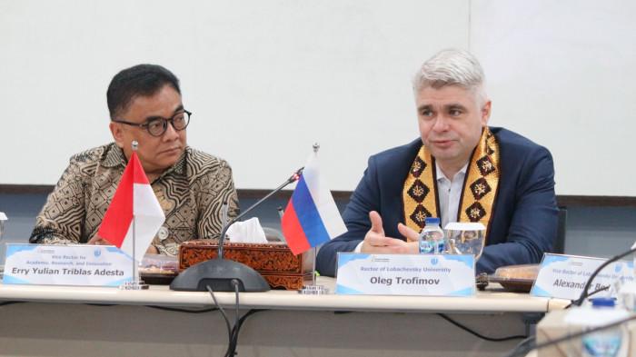 JALIN KERJASAMA INTERNASIONAL - UBL jalin kerja sama dengan Lobachevsky 1234