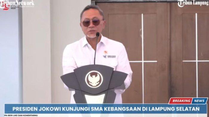 Zulkifli Hasan Pamer Dirikan Sekolah Kebangsaan di Depan Jokowi