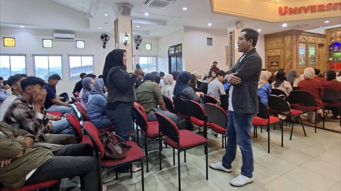 Mengenal Investasi Emas Lebih Dekat: Kuliah Umum FEB Teknokrat Bersama Pegadaian Lampung