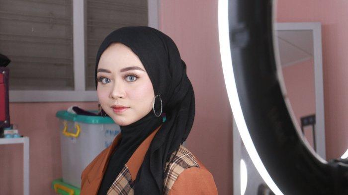 Milenial Lampung Poppy Ayu Sari Pilih Make Up Flawless untuk Tampil Trendi