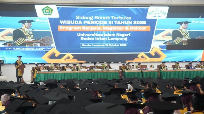Wisuda 1.587 Lulusan, Rektor UIN RIL Dorong Jadi Intelektual Adaptif dan Inovatif