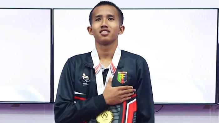 Mahasiswa Teknokrat Fahrel Apriansyah Sabet Emas Karate Kumite PON
