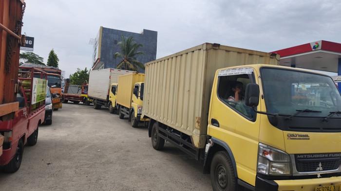 Keterbatasan Pengiriman Sebabkan Antrean Solar Subsidi Mengular di SPBU Bandar Lampung