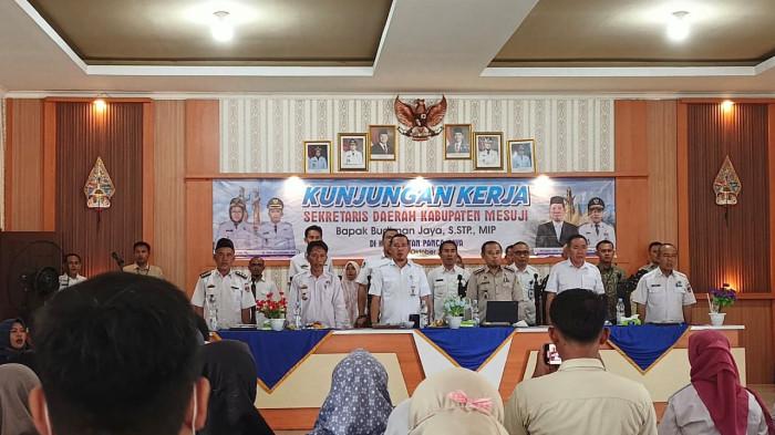 Sekkab Mesuji Budiman Jaya Pimpin Sosialisasi Pengelolaan Aset Desa