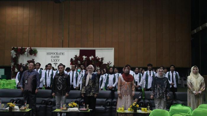 YUDISIUM DOKTER - Sebanyak 126 dokter52