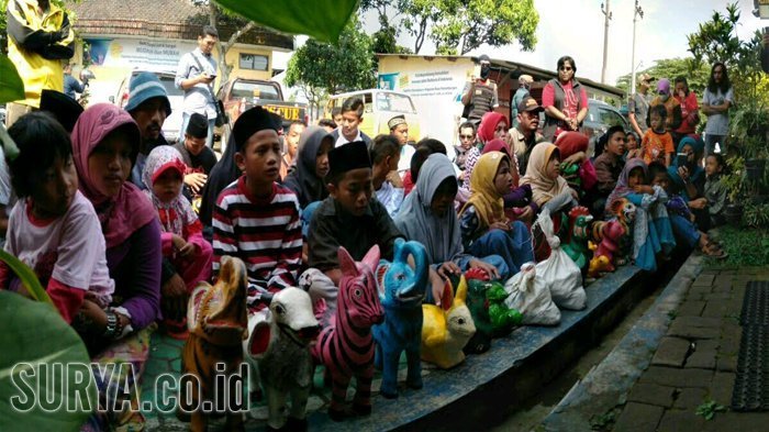 Puluhan Anak Yatim Piatu Pecahkan Celengan buat Bayar Tunggakan Listrik ke PLN