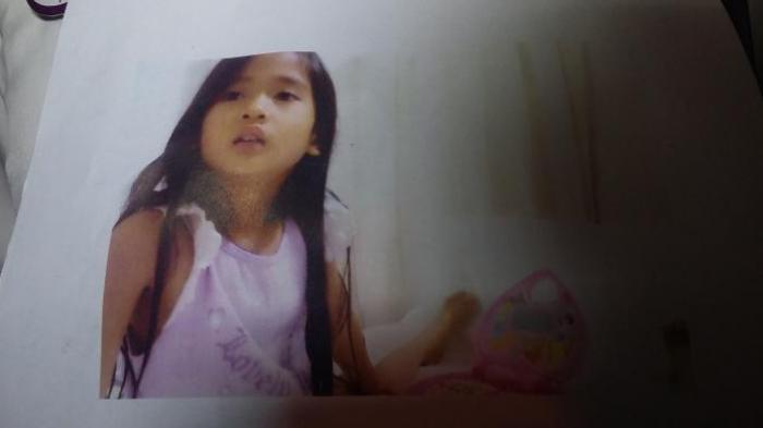 Sambil Memanggil Kami Mendengar Lirih Suara Angeline