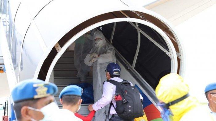 19 Turis China Belum Mau Pulang Masih Betah, 61 Warga China Dijemput Pesawat Carter Tinggalkan Bali
