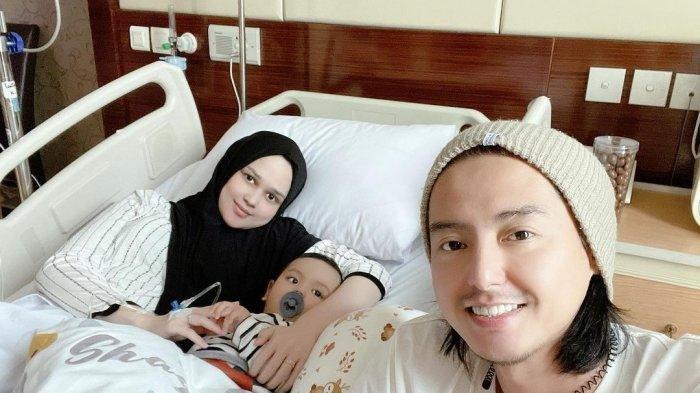 Cut Meyriska Jalani Rawat Inap di RS Akibat Sakit Lambung, Roger Setia Menemani