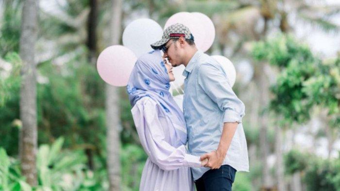 Kartika Putri Pamer Foto Dicium Habib Usman Ala FTV