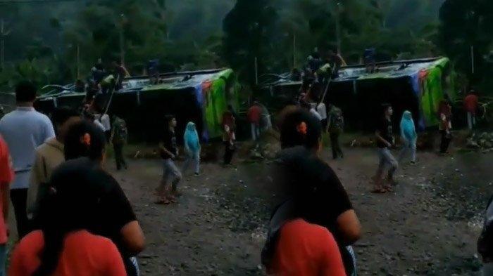 Pulang dari Wisata Tangkuban Perahu, Bus Pariwisata Asal Depok Terguling di Subang, 8 Orang Tewas