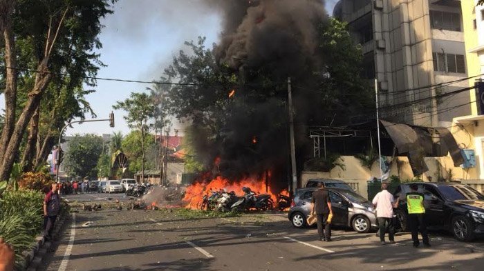 Bom di Gereja Surabaya - Polisi: Bom di 3 Gereja di Surabaya Terjadi Hampir Bersamaan
