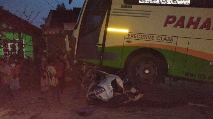 Bus Lindas Mobil Terios dalam Kecelakaan Beruntun di Lampung Utara, Pejabat Pemda Tewas