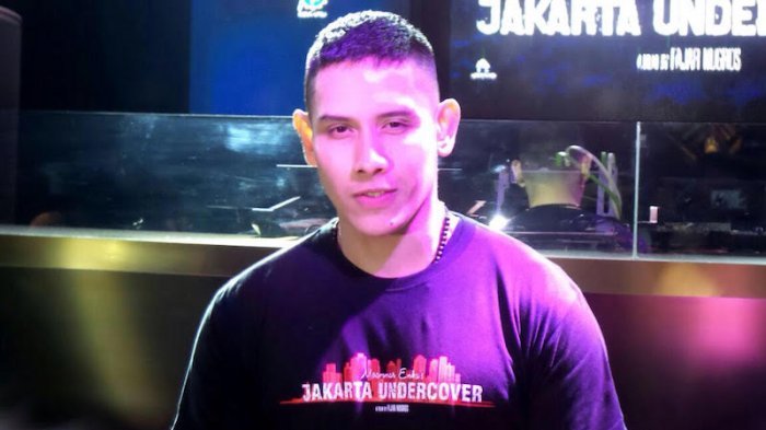 Demi Jadi Gay, Ganindra Bimo Jauhi Istrinya