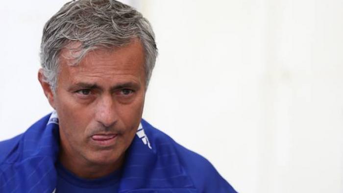 Laga Chelsea Lawan Stoke City, Mourinho: Mungkin Saya Duduk di Sudut Jalan