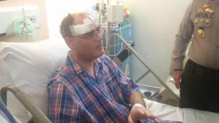 Saat Bom Meledak di Starbucks, Suami Istri Ini Beraksi Selamatkan Dua WNA