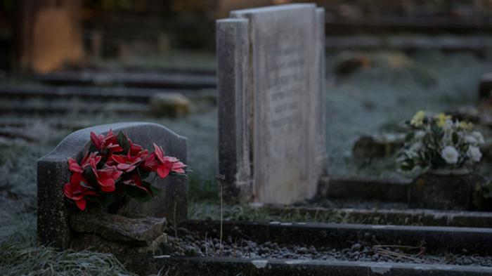 Tak Dapat Warisan, Wanita Ini Bongkar Kuburan Ayahnya