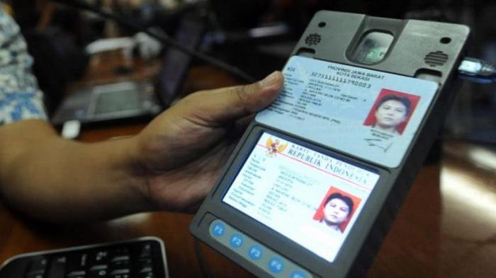 Warga Kalirejo Kecewa Pembuatan E-KTP Ditarik Biaya