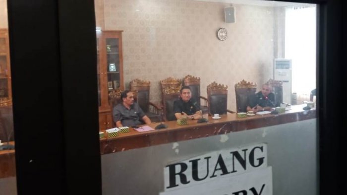 Pansus Hak Angket Panggil Sejumlah Pejabat, Yusuf Kohar Ogah Komentar
