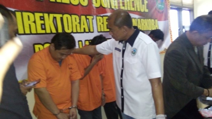 Penjual Air Galon Merasa Untung Berlipat-lipat Sejak Alih Profesi Jadi Pengedar Narkoba