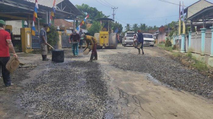 Dana Rp 800 Juta Disalurkan untuk Perbaikan Jalan Lampung Utara