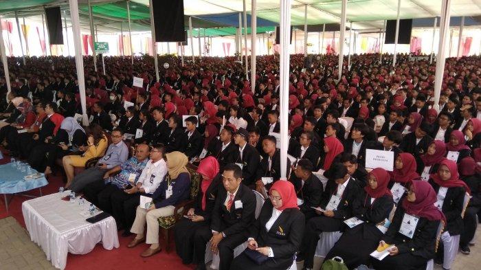Rektor Itera Ofyar Kukuhkan 3.660 Mahasiswa Baru