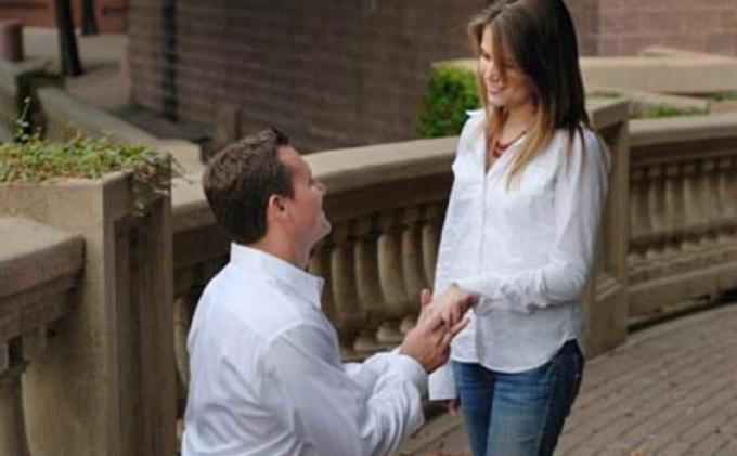 10 Hal Mudarat saat Anda Berteman Dekat dengan Sang Mantan