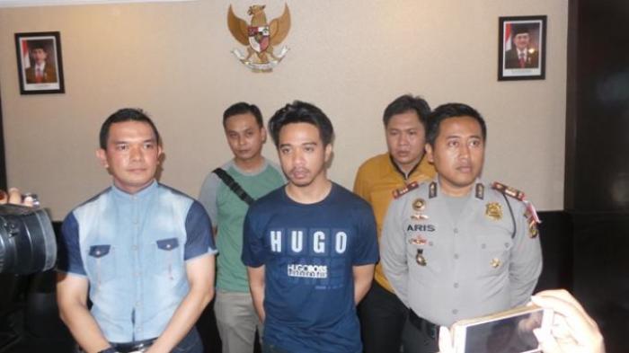 Sopir Go-Jek Kira Paket yang Dipesan Roby Geisha Itu Perhiasan, Ternyata Paket Ganja!