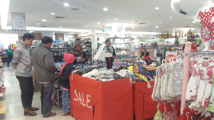 Diskon 50 Persen Produk Kebutuhan Sekolah di Ramayana Robinson