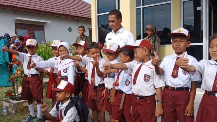 Khamami: Jangan Ada Pungutan, Seragam Sekolah Ini Gratis