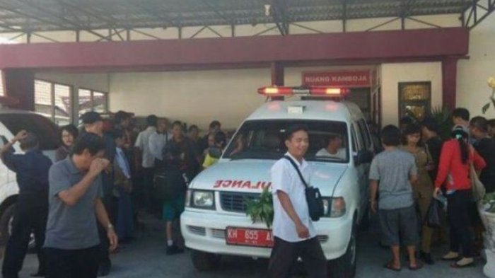 Datang ke Pemakaman Anak Kandung, Ibu Ini Malah Dipukuli Keluarga! Ternyata Begini yang Terjadi. . .